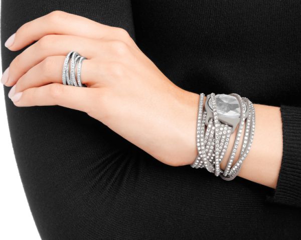 Swarovski teams up with Misfit to unveil shiny wearables at CES 2015