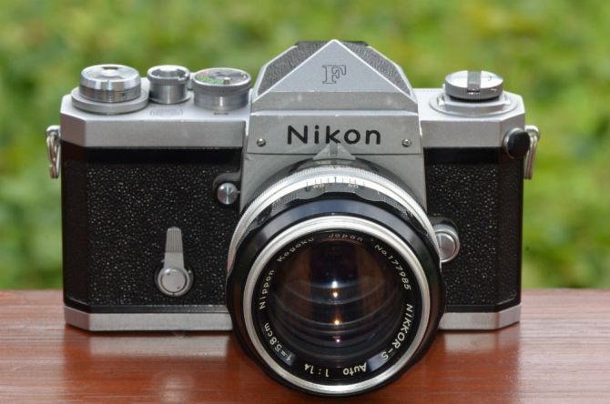 Nikon Nanoblock Version SLR Camera
