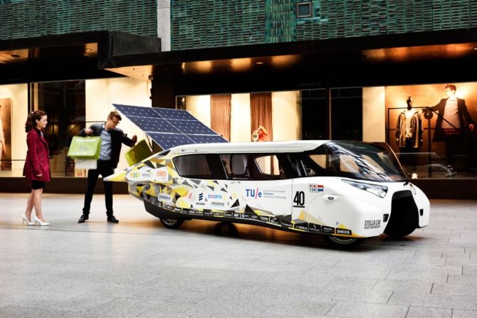 Stella Lux drives 930 miles on a single charge