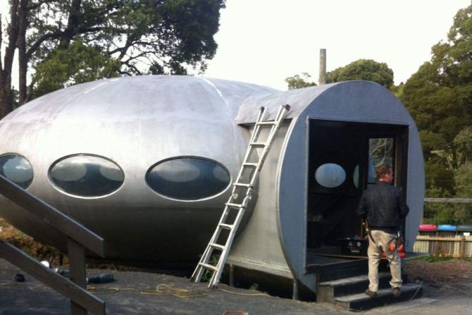 UFO-shaped Futuro house replica up for auction in Central Victoria