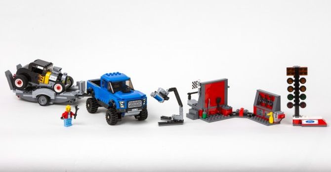 Ford Mustang and F-150 Raptor Lego kits