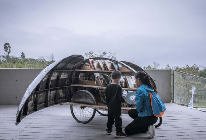 Shared Lady Beetle library on wheels by LUO studio_1