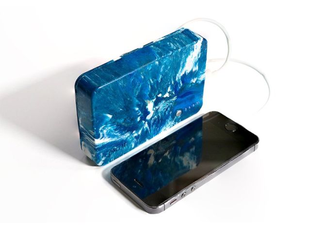 Gomi portable chargers made from plastic waste