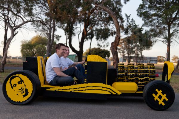 Air-powered car is made out of 500,000 Lego bricks