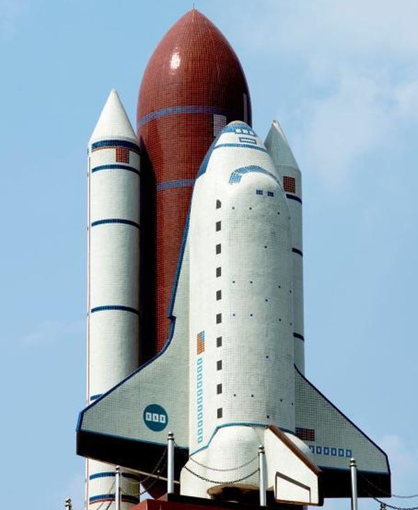 Chinese farmer builds space shuttle replica