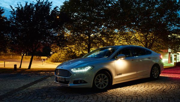 You can drive safely at night, all thanks to Ford’s new spotlighting system