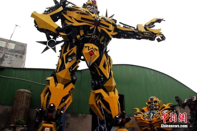Henan man builds 12-meter-tall Bumblebee Transformer