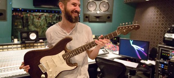 Linkin Park’s Brad Delson plays cardboard Fender Stratocaster