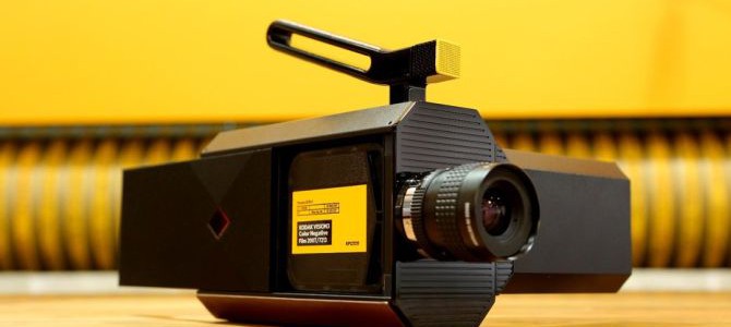 CES 2016: Kodak’s classic Super 8 film camera with analog-digital makeover