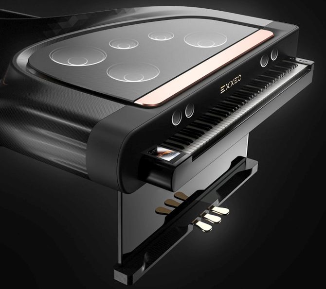 Carbon fiber Piano by EXXEO